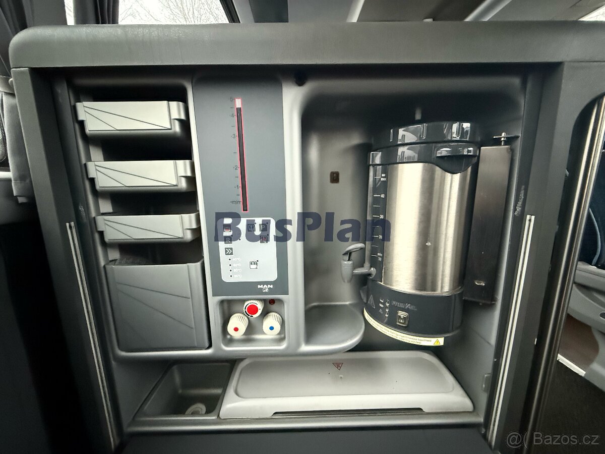 Man Lions Coach L RO8 - 7