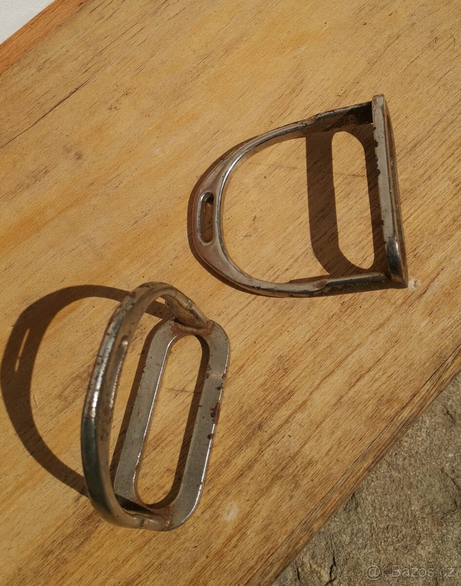 Podbřišníky, podsedlovky a další - 7