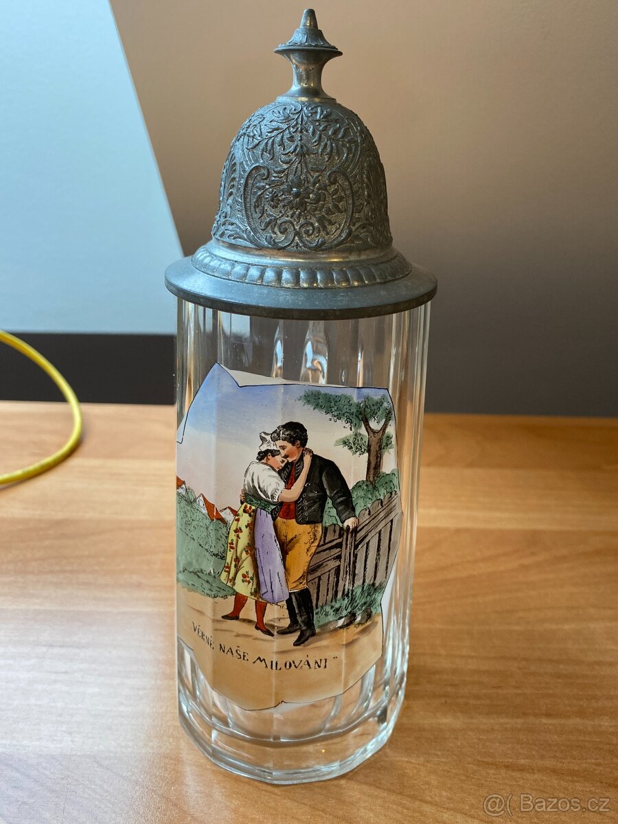 Sběratel nabízí staré skleněné korbele - 7