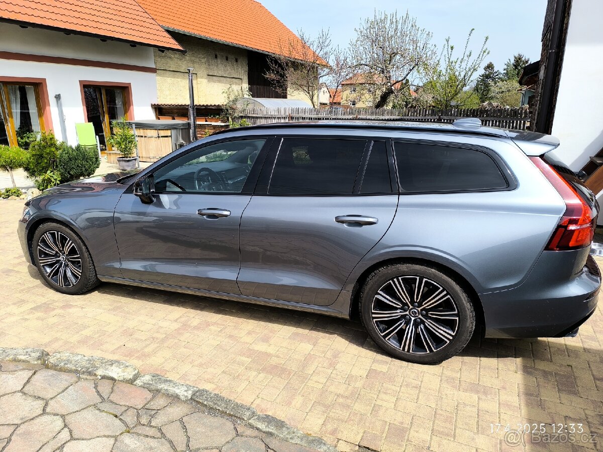 Prodáme Volvo V60 R-Design AWD B6 mildhibrid 183 kw ATM - 7