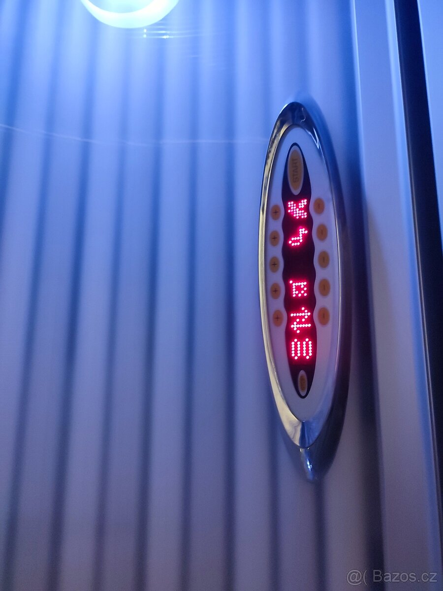 Vertikální solárium megaSun T200 Pure Energy – TOP stav - 7