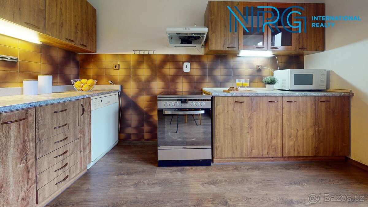 Prodej rodinného domu 3+1, pozemek 937 m2, Grunta - 7