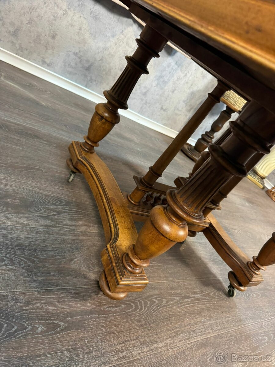 Starožitný jídelní stůl - 7