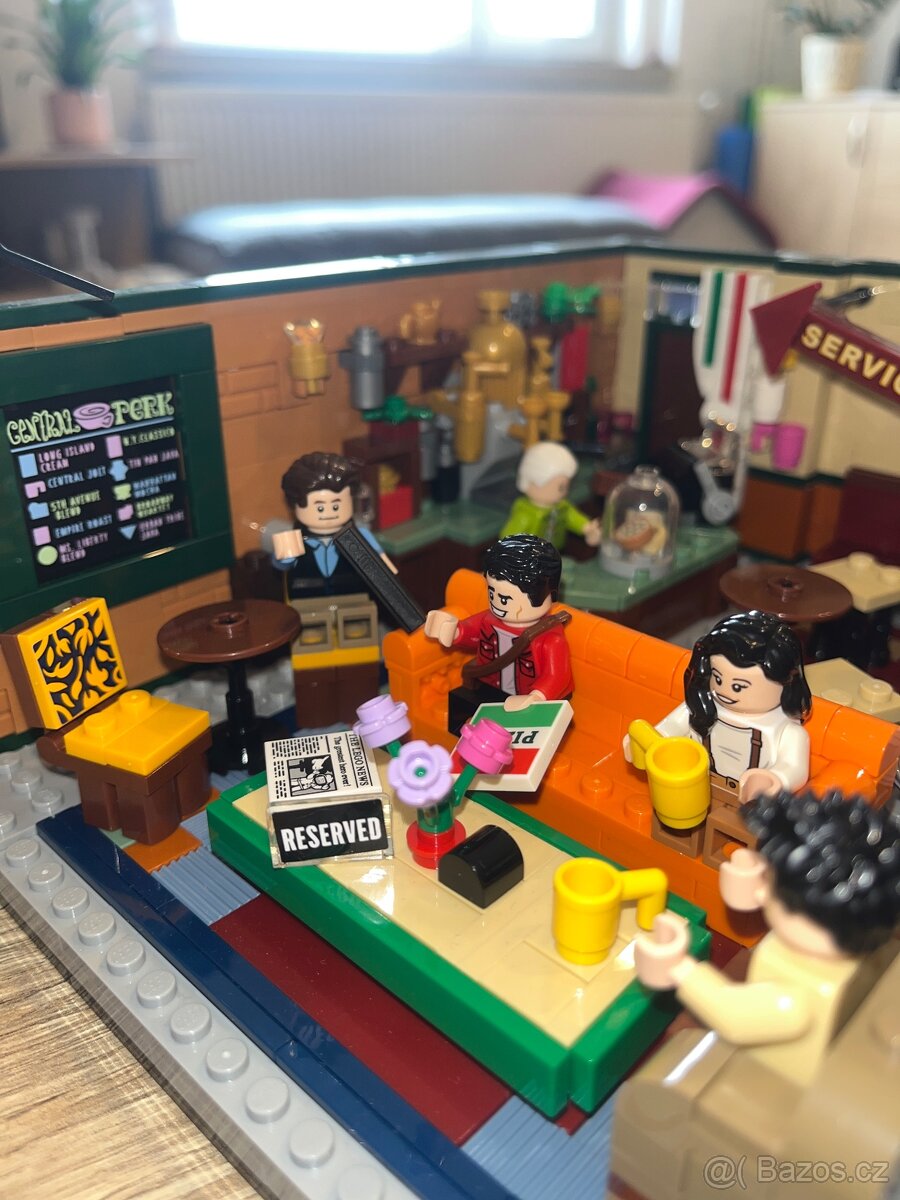 Lego Friends Central Perk - 7