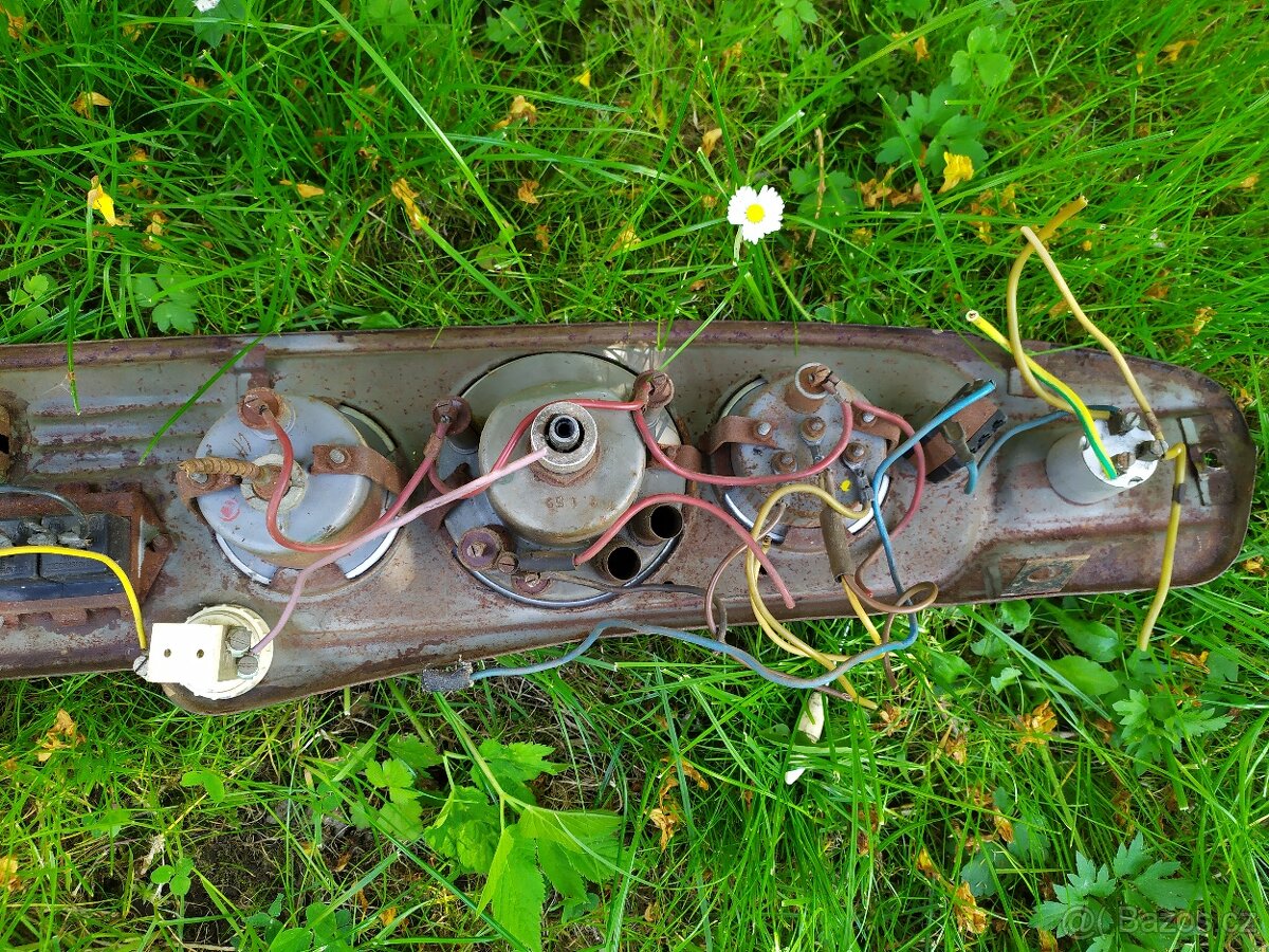 Palubní deska na historickou Škodu Octavia - 7