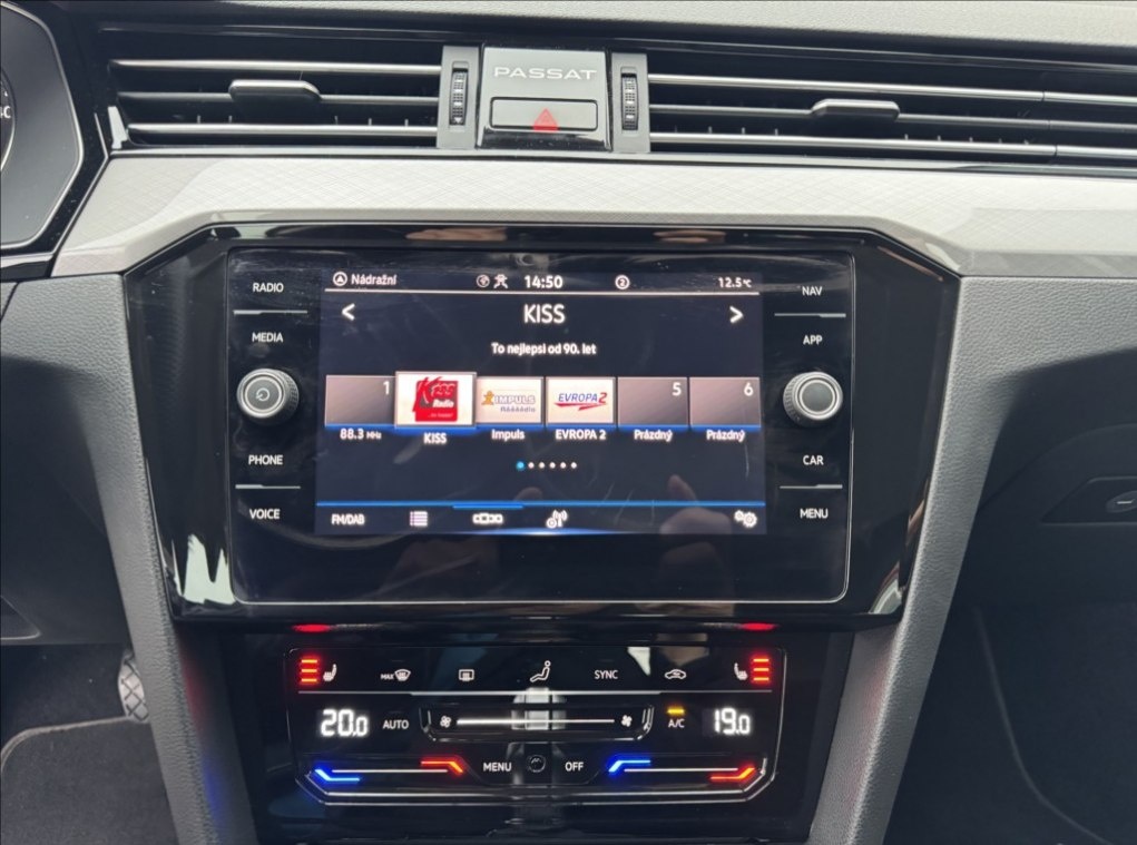 Prodám Volkswagen Passat 1,4 TSI GTE DSG DPH 1.maj ČR - 7