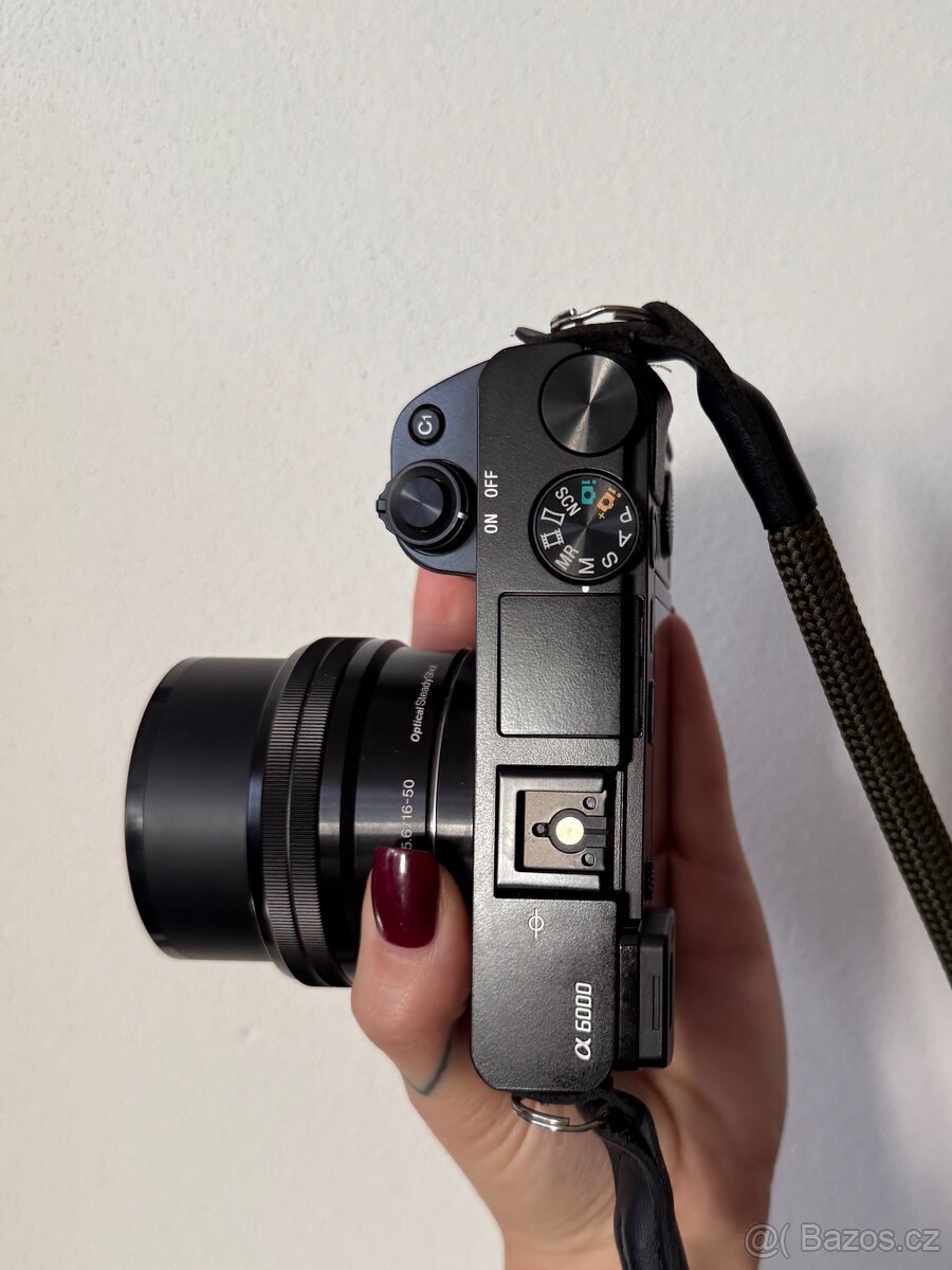 SONY A6000 ve výborném stavu - 7