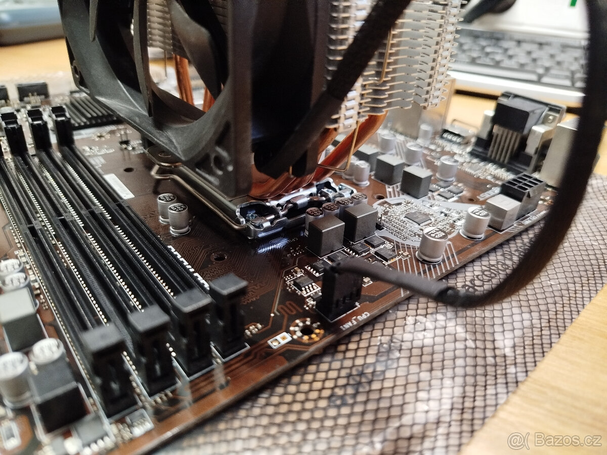 Základní deska s procesorem a chladičem - 7