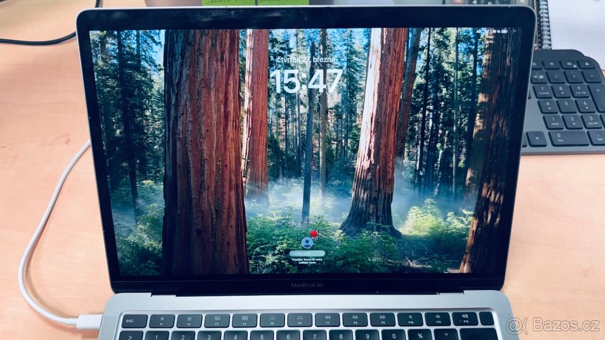 Apple MacBook Air model A2718 - 7