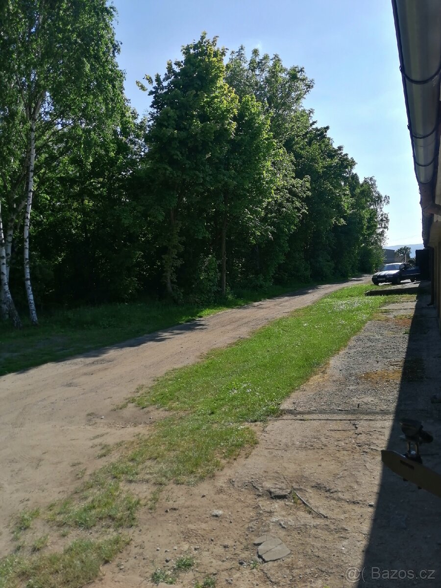 Prodám řadovou garáž - 7