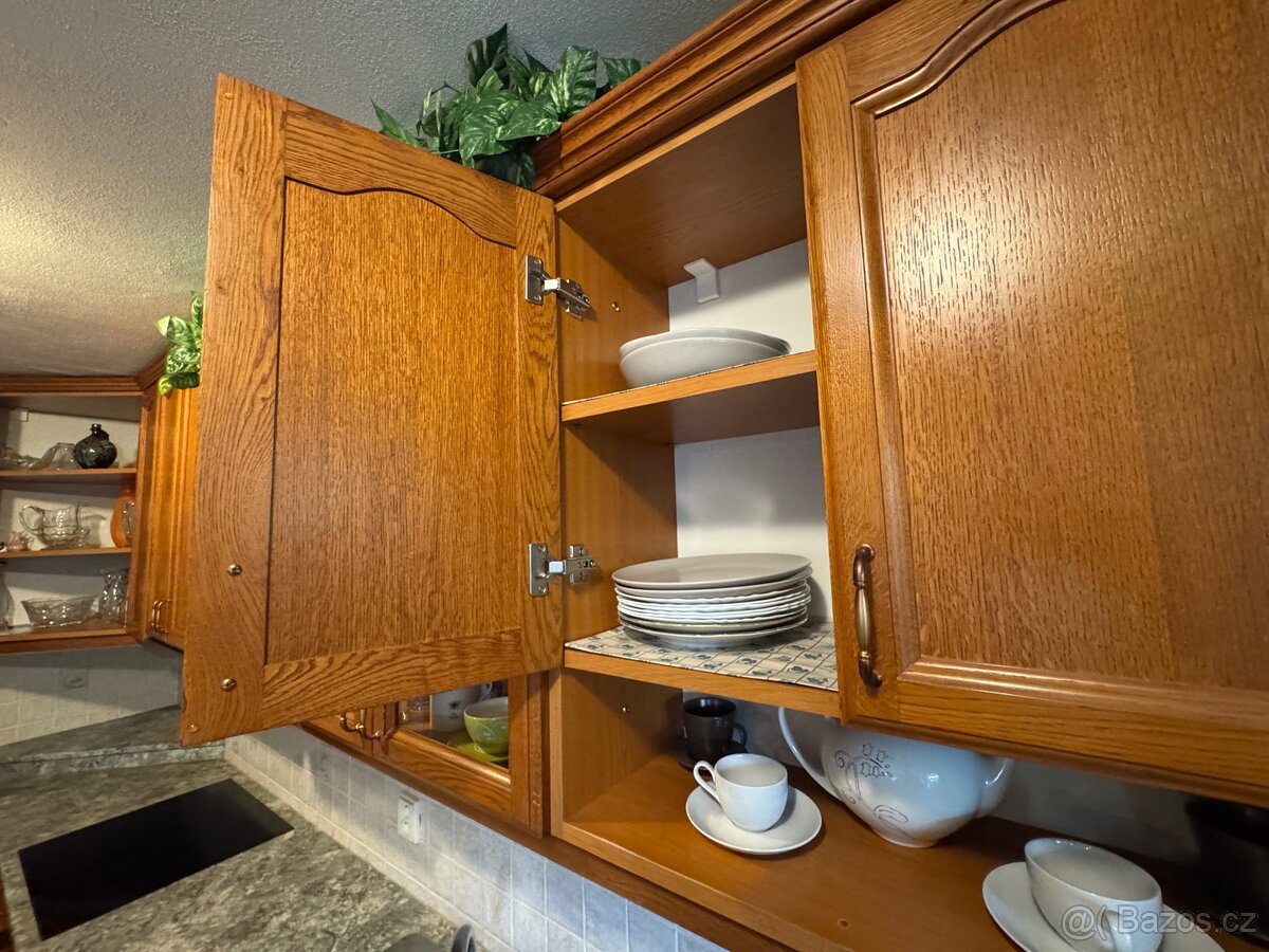 Kuchyňská linka s barem - 7
