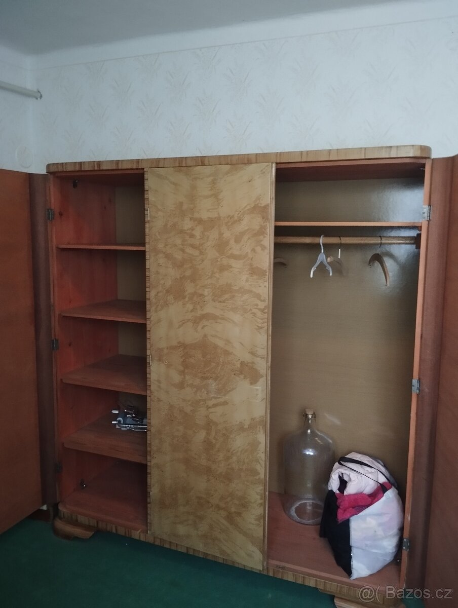 Stará ložnice ve velmi dobrém stavu - 7