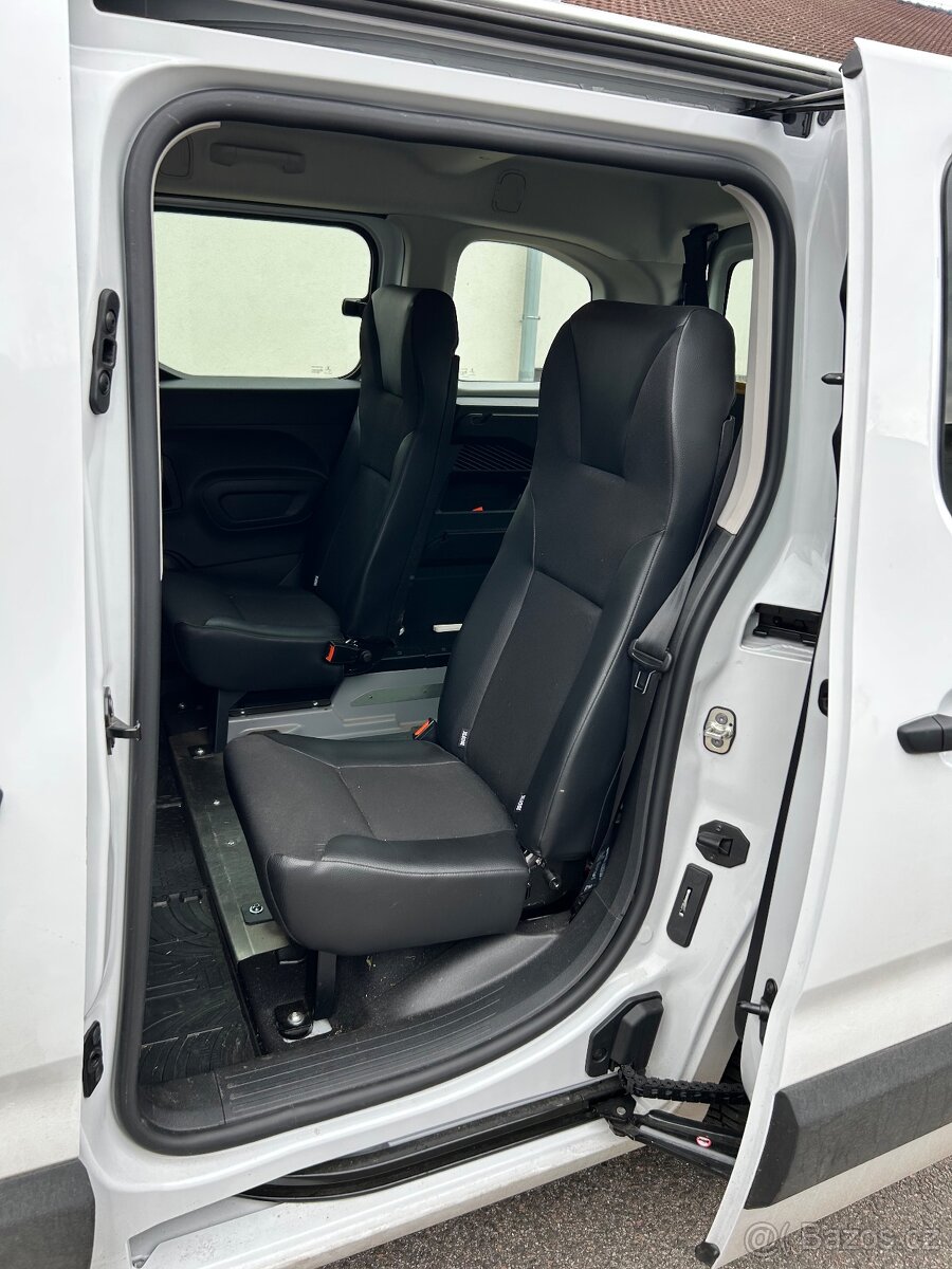 Berlingo pro převoz invalidního vozíku - 7