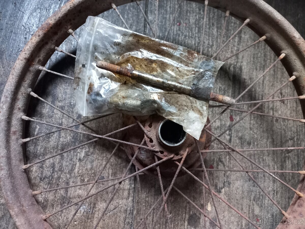 ČZ 125 t - ČZ 125b - Přední kolo - 7