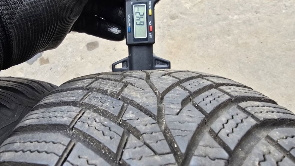 Zimní pneu 195/65/15 Continental - 7