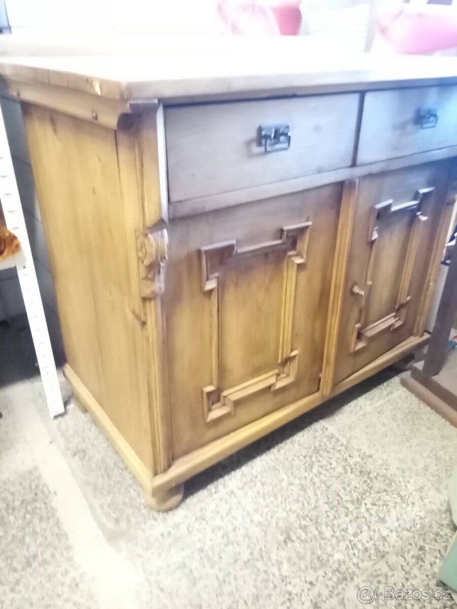 Starožitná selská skříňka - 7