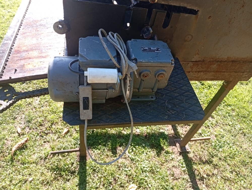 Gril na kýtu, sele, kuřata. - 7