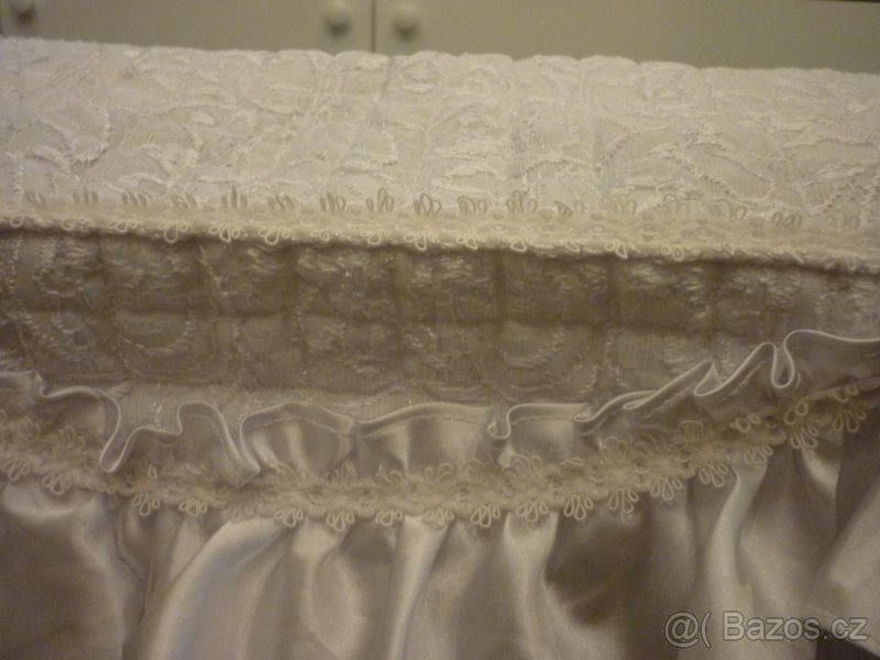 Vyšívané ubrusy a polštářek - 7