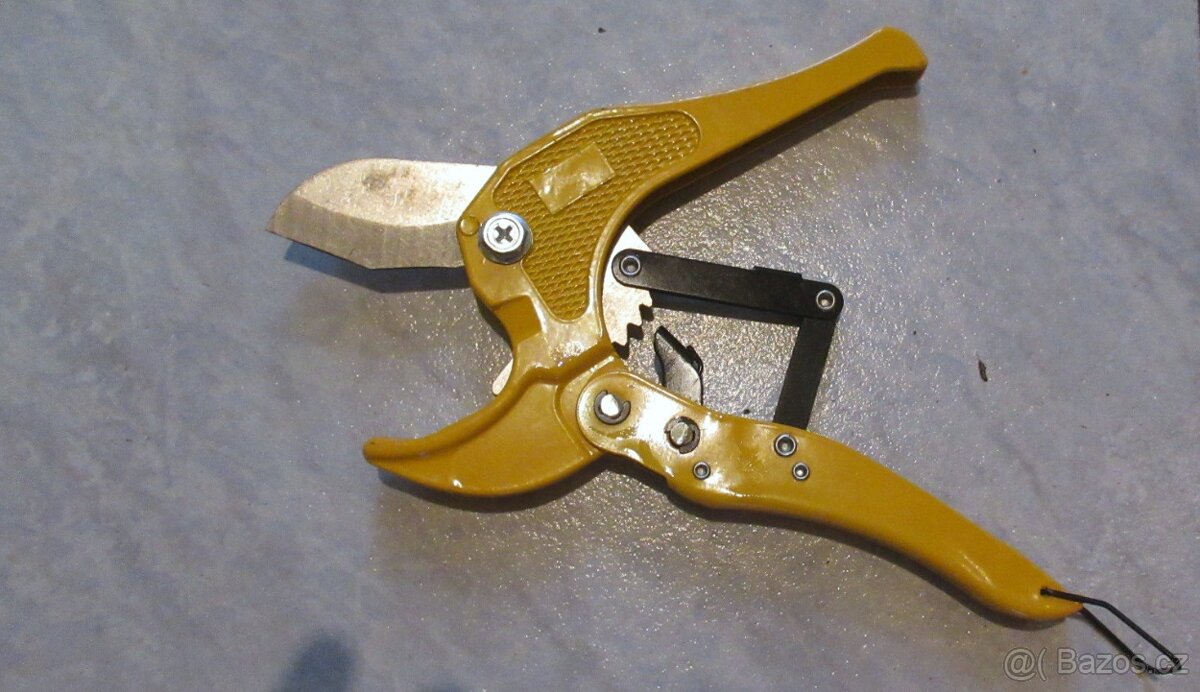 Svářečka plast. trubek na vodu + nůžky na trubky - 7