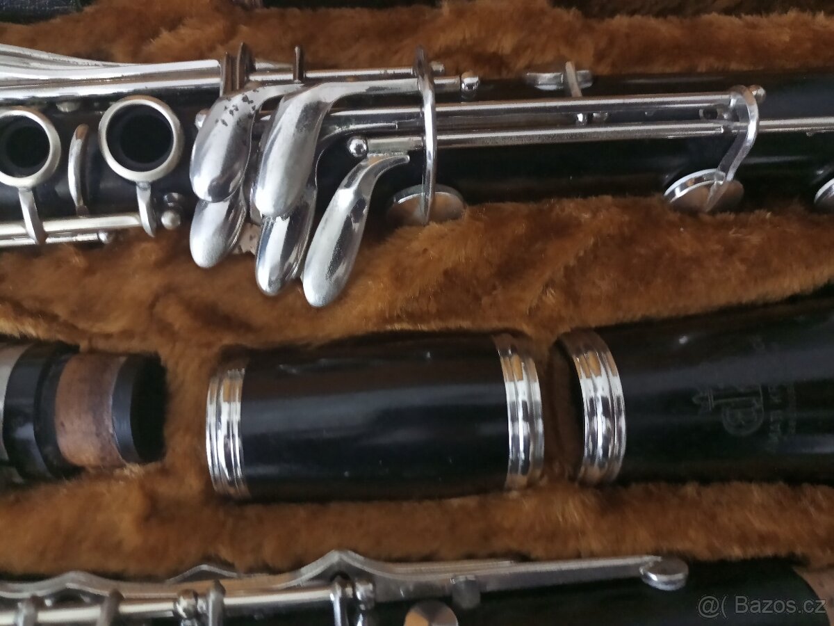 Prodám B Klarinet Amati po Go - 7