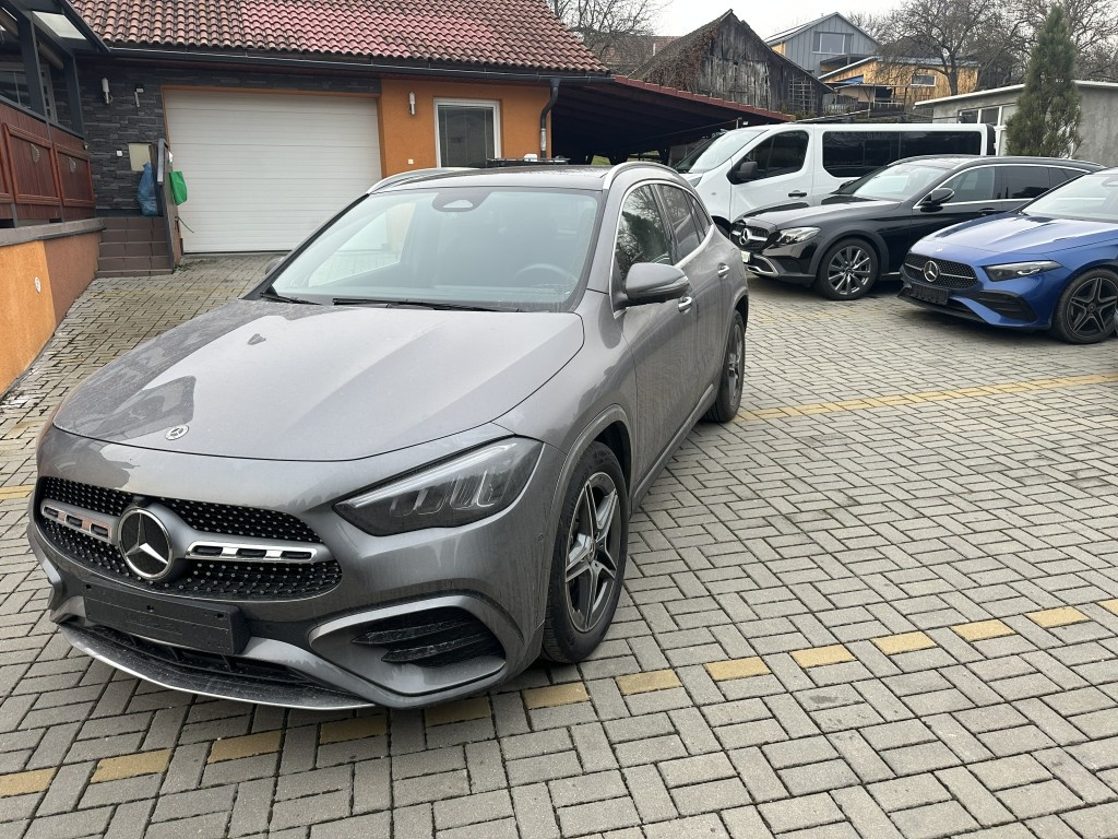Mercedes-Benz GLA 200 - 7