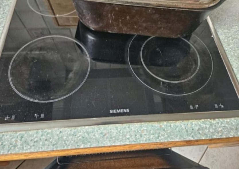 Rustikální dubová linka do U se spotřebiči,6302 - 7