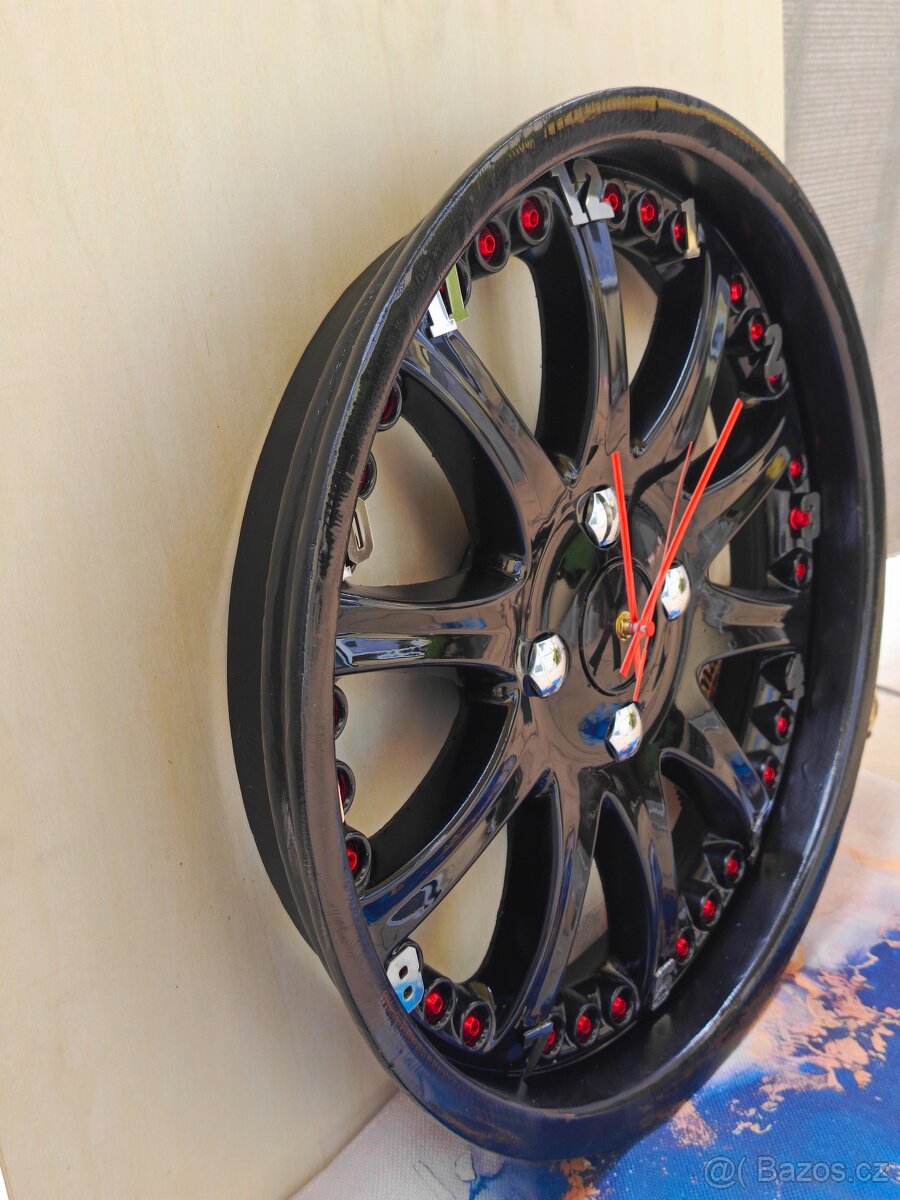 Hodiny z černého alu kola - Autonábytek Kovář - 7