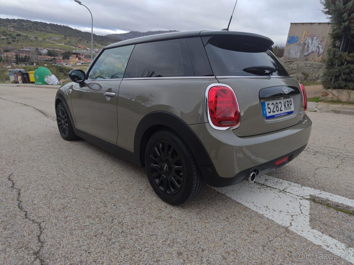 Mini Cooper – automat – panoramatická střecha - 7