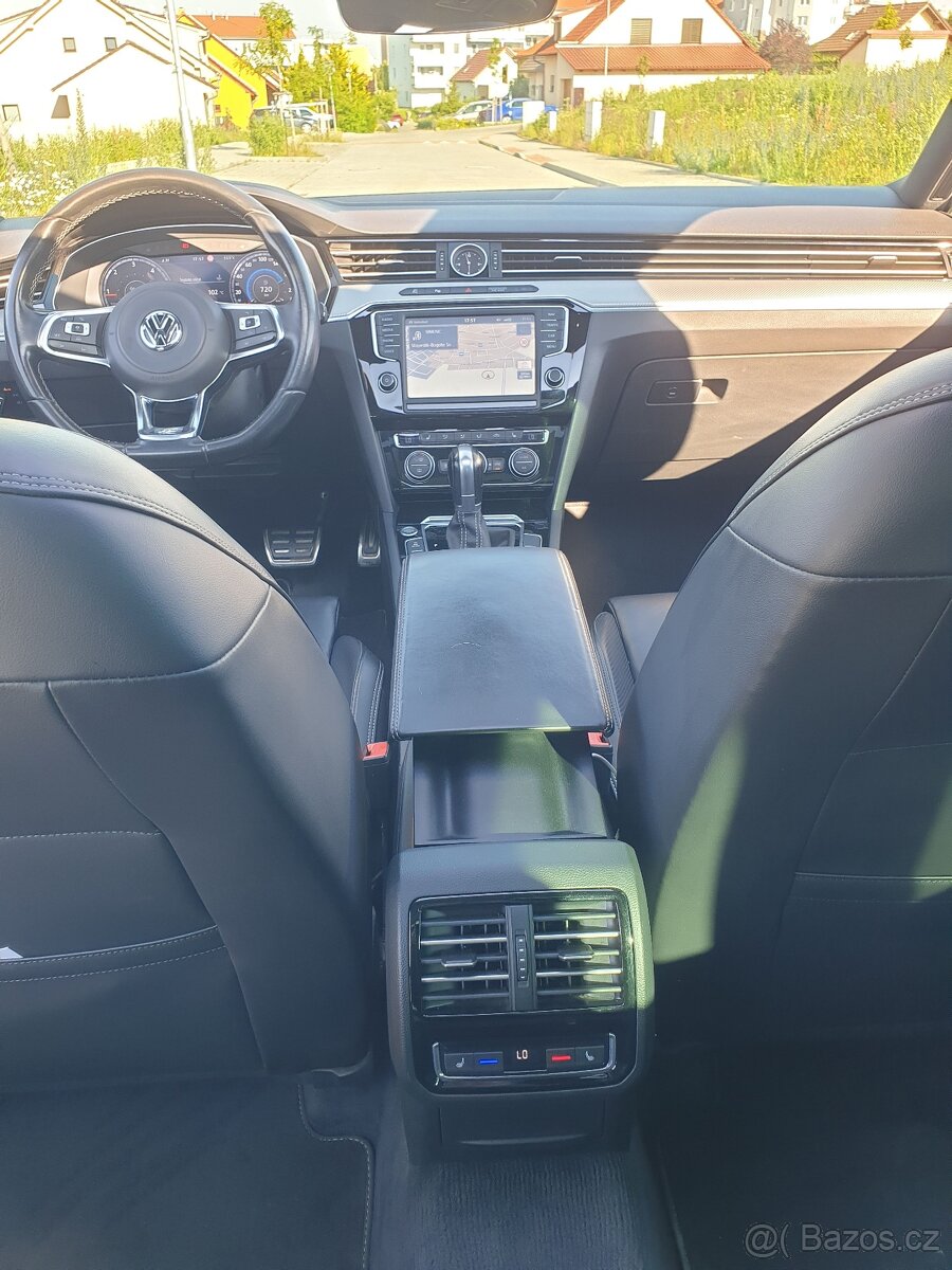 VW Passat Variant R-line 2,0 BiTDi 4x4 - 7