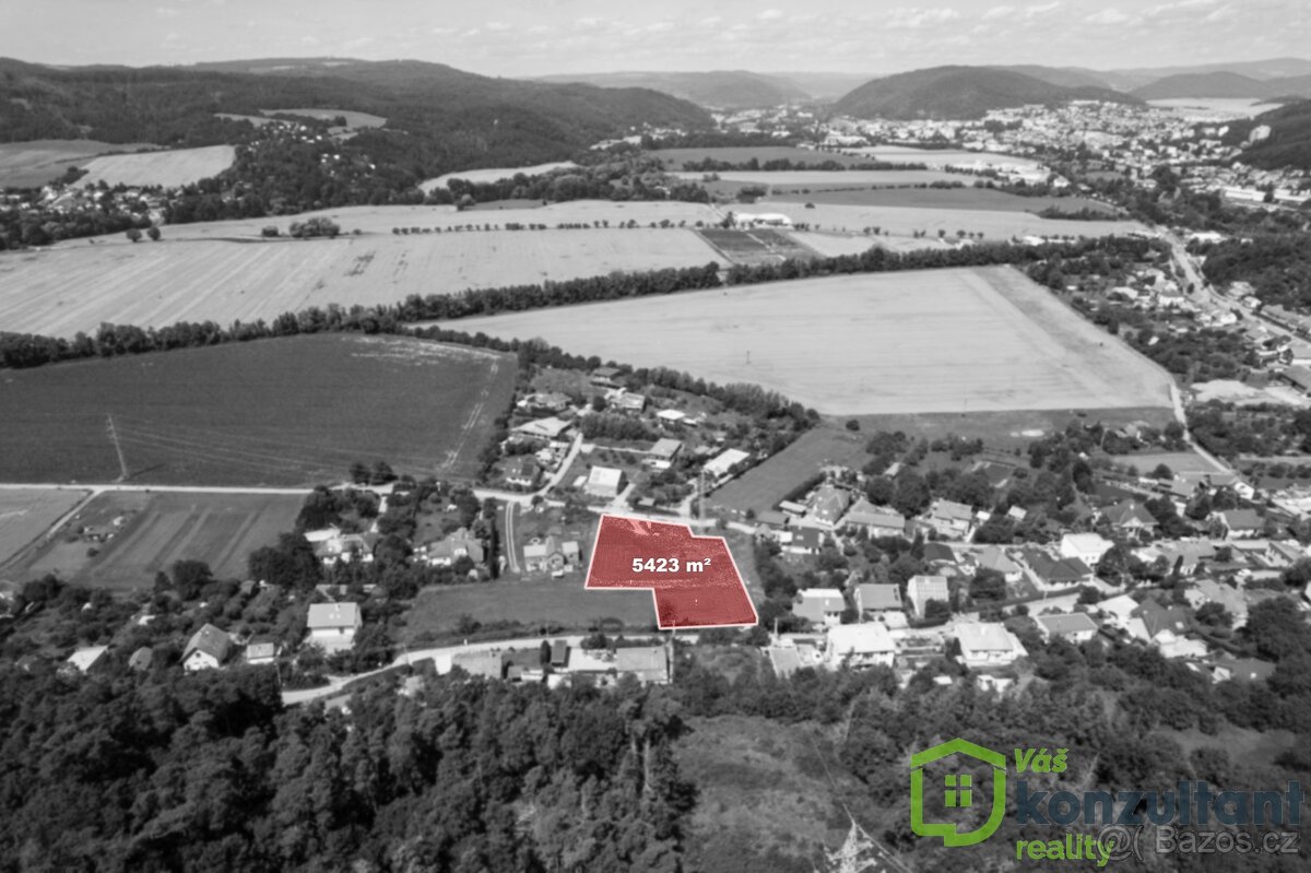 Prodej pozemky pro bydlení, 1 416 m² - Hradčany, ev.č. 00689 - 7