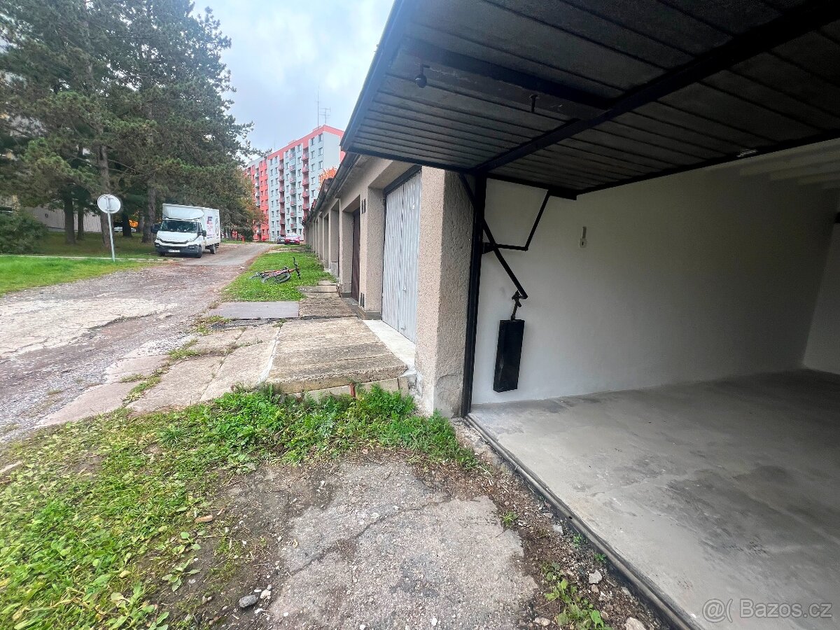 Dlouhodobě pronajmeme garáž na sídlišti Štěpnice - 7