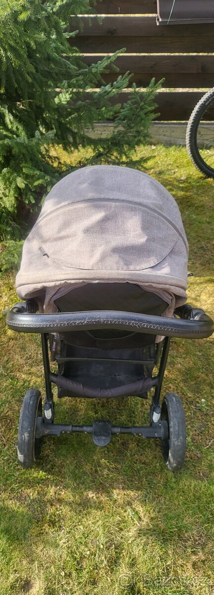 SLEVA Kočárek VENICCI + autosedačka KIDDY - 7