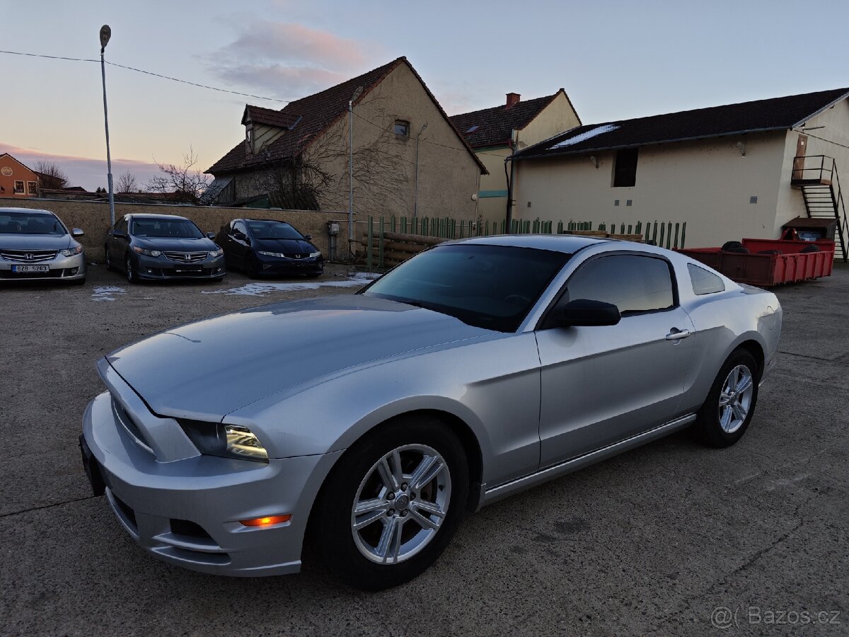 Ford Mustang 3.7 - 7