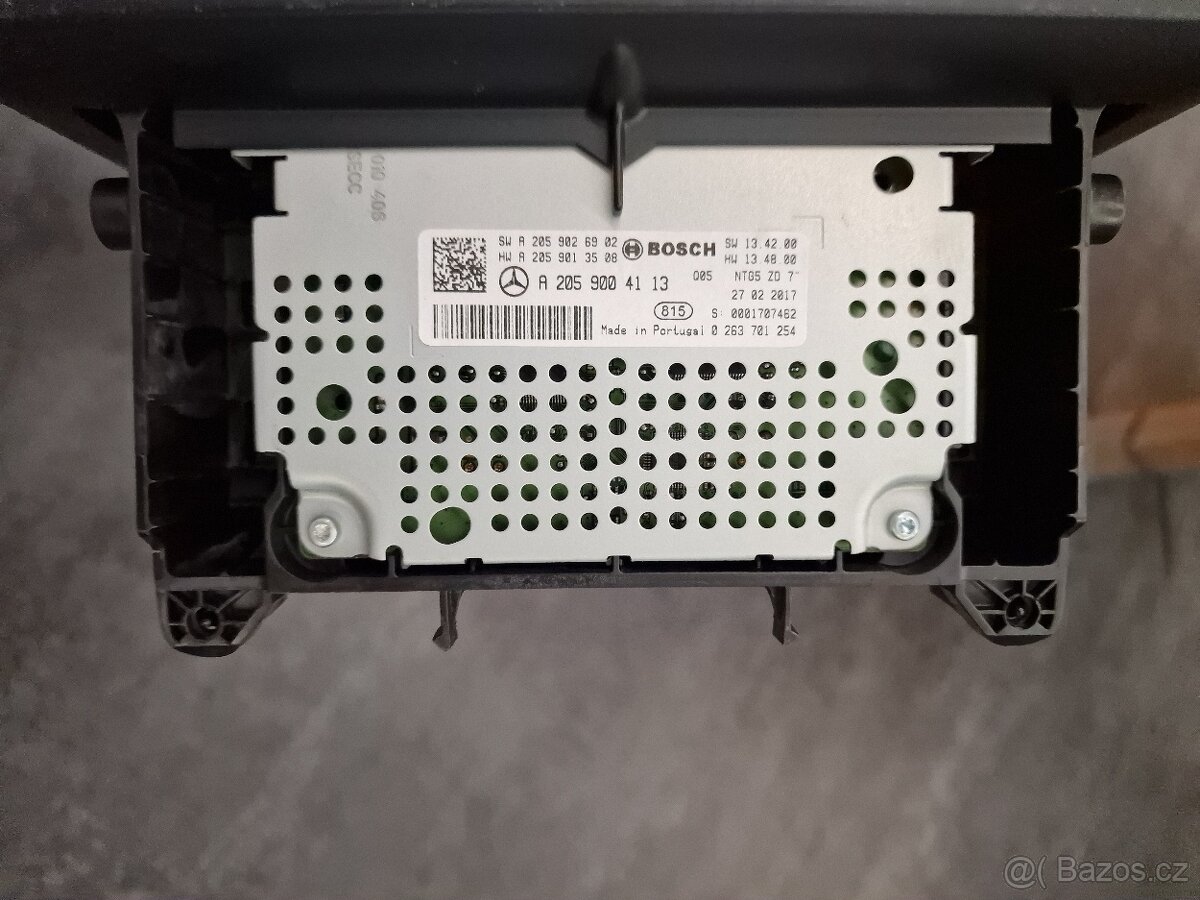 Mercedes C W205 interiér - 7