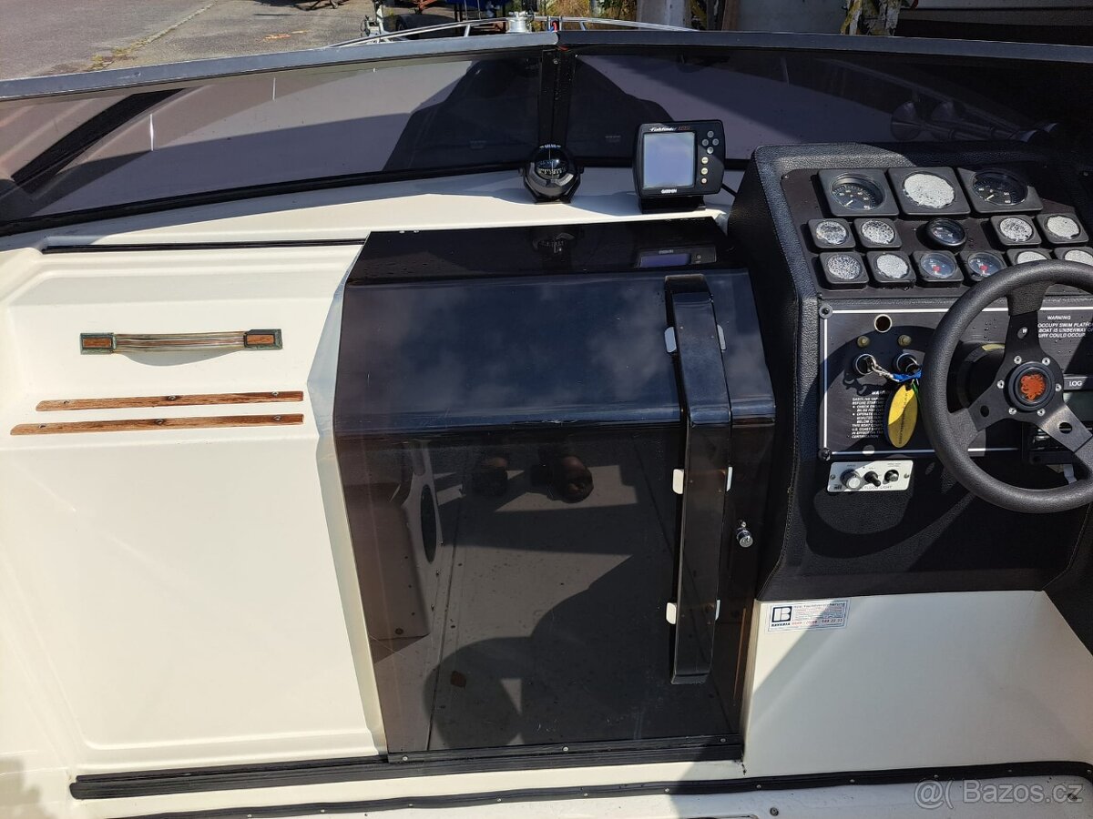 Motorová kajutová loď Baja Force 275 - 7