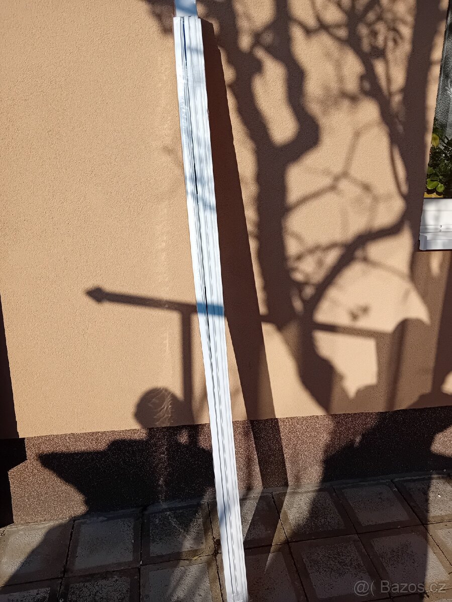 Bíle shrnovací dveře - 7