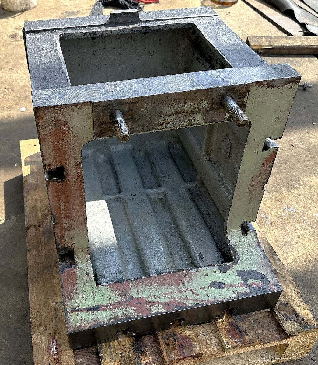 Kostka upínací s T-drážkami - 7