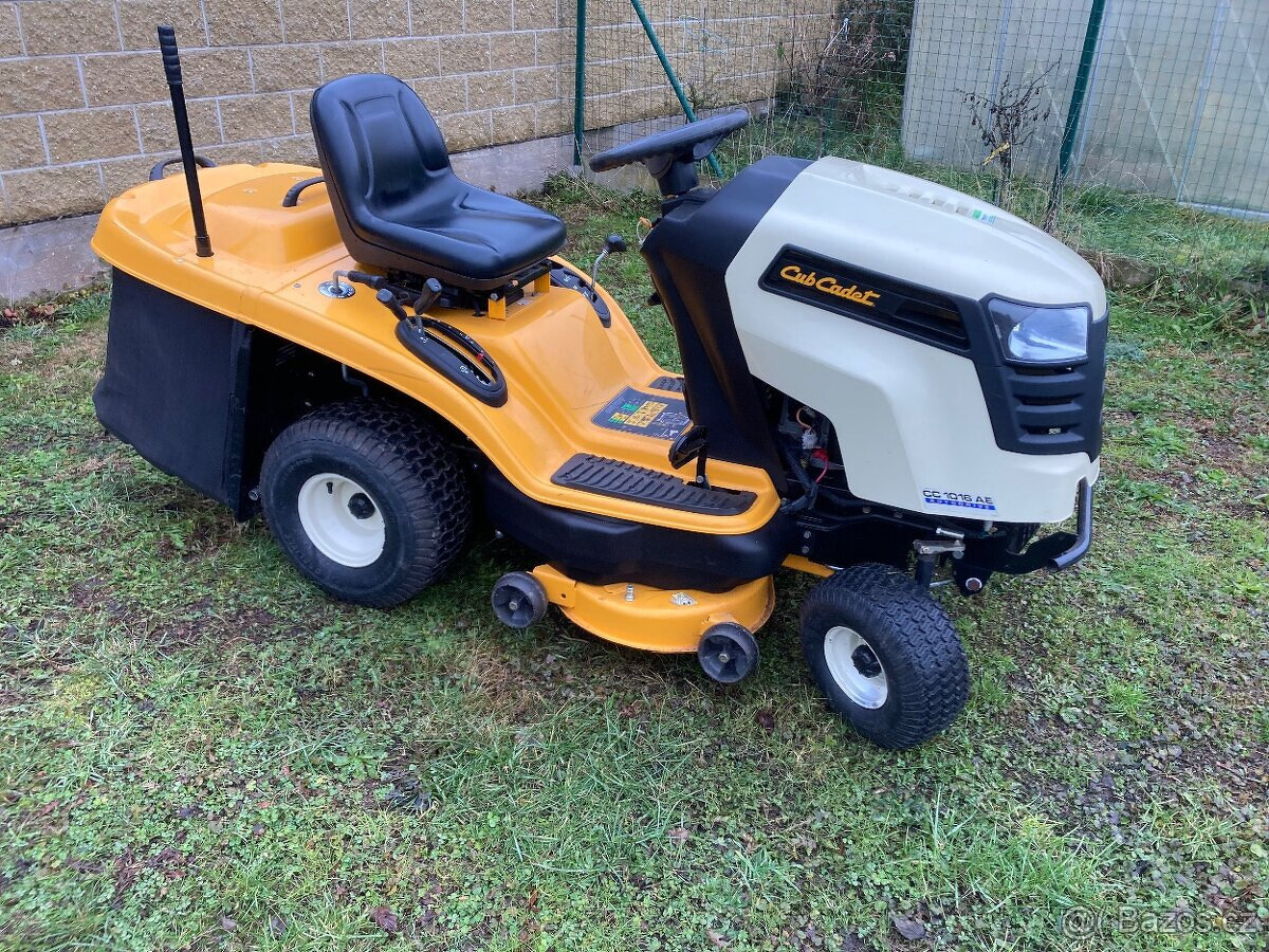 Zahradní traktor Cub Cadet - 7