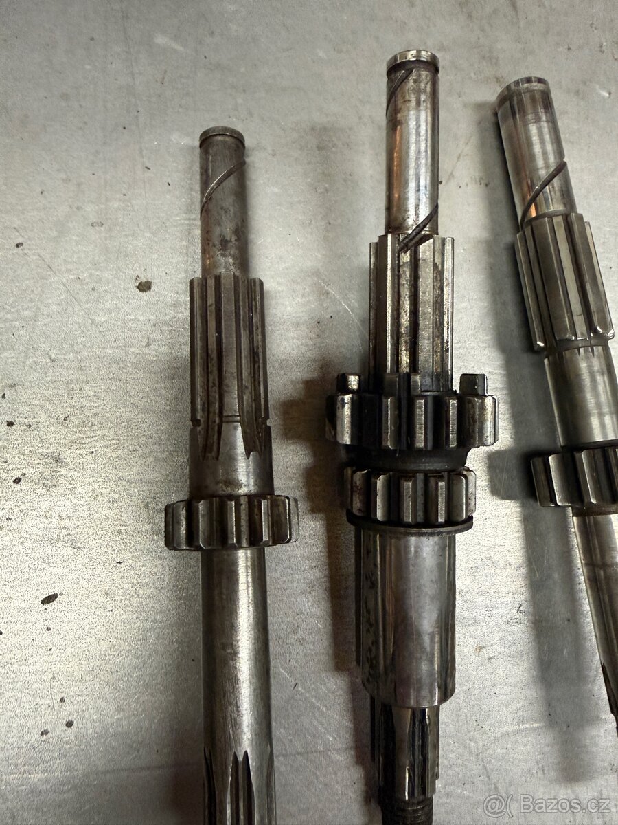 Jawa/Čz - díly převodovek 16x - 7