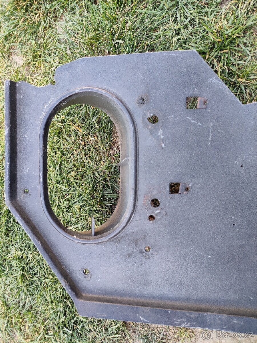 Camaro 2. generace - kick panel pravý, k dispozici je i levý - 7