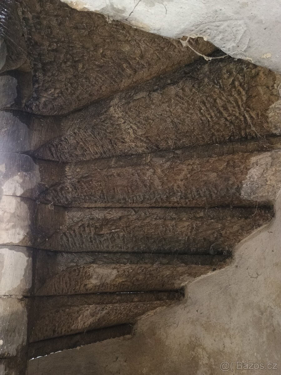 Zámecké opukové točité schodiště - 7