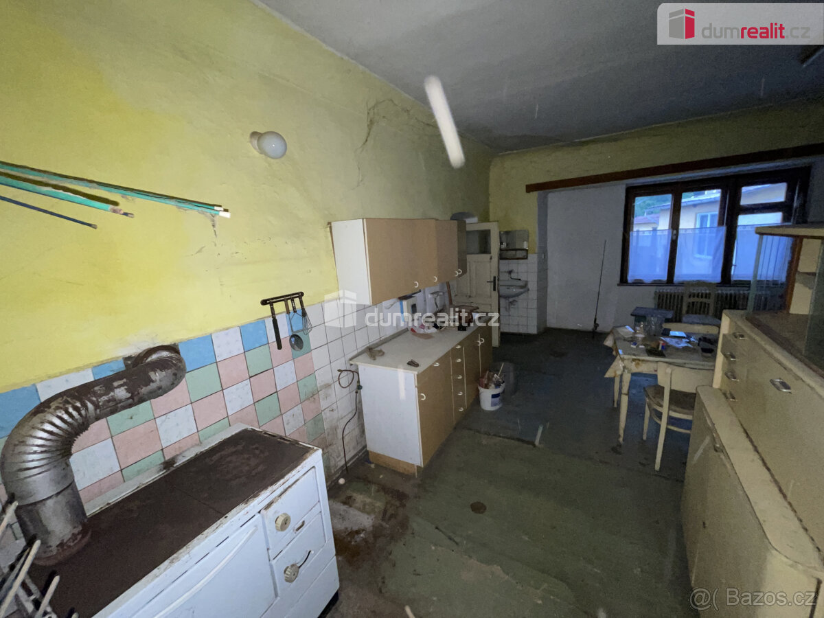 exkluzivní prodej samostatné části dvojdomu, maštale a velké - 7