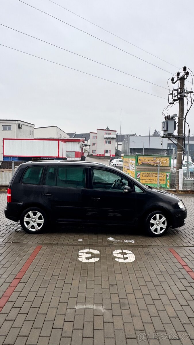 VW Touran 1.6 FSI - 7