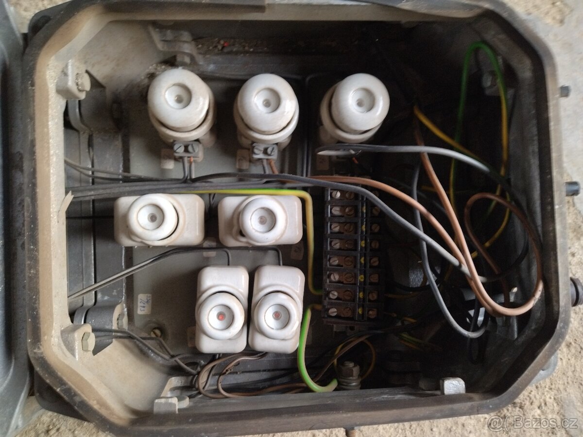 ROZVADEC NA ZED 380/220/24V - 7