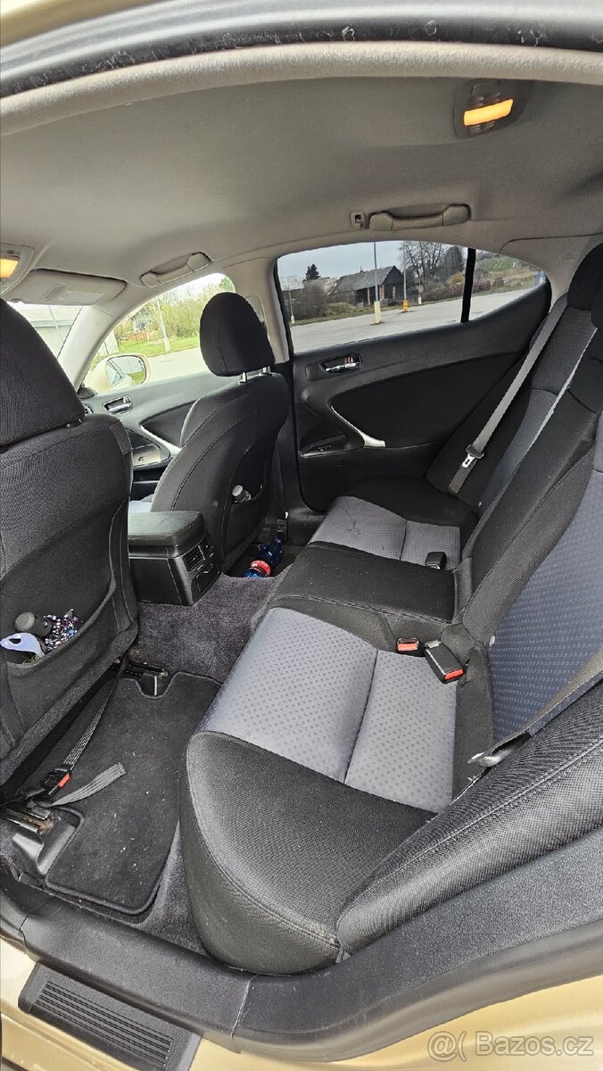 Lexus is220d 130kw - 7