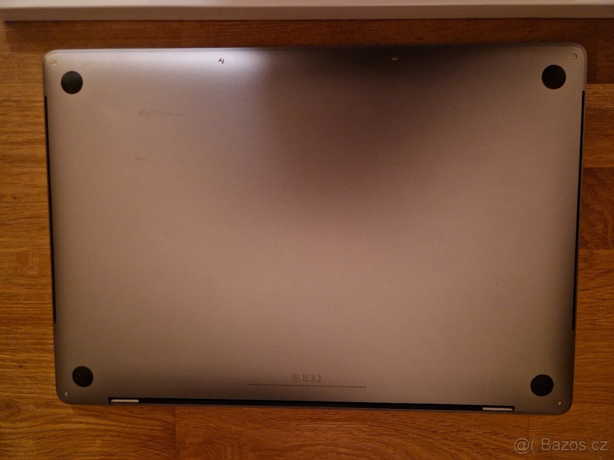 Apple MacBook Pro 15- i7/32GB/1TB - Nová Baterie a Příslušen - 7