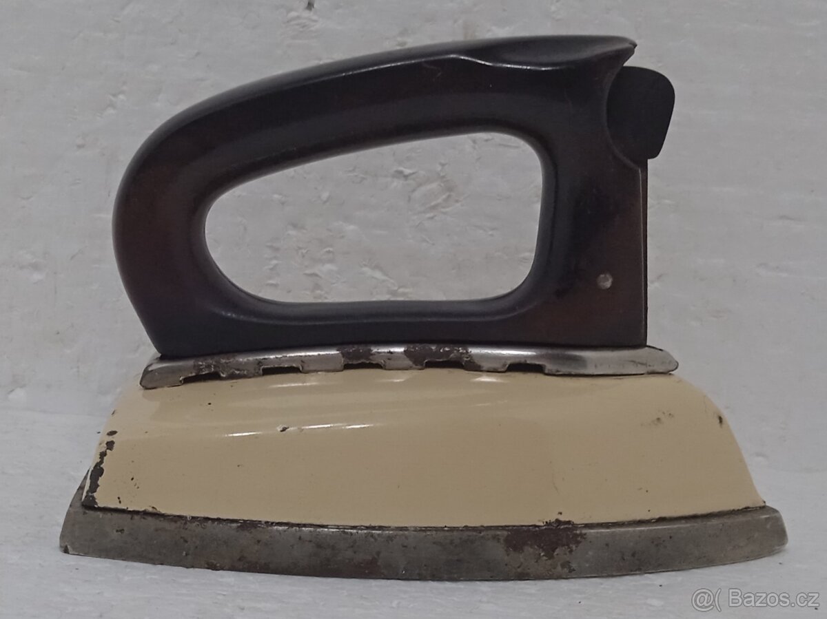 Retro nahřívací žehlička - 7