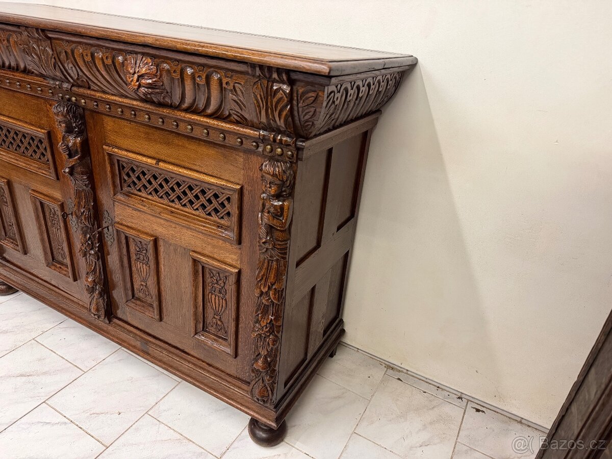 Starožitná neorenesanční skříň - 7