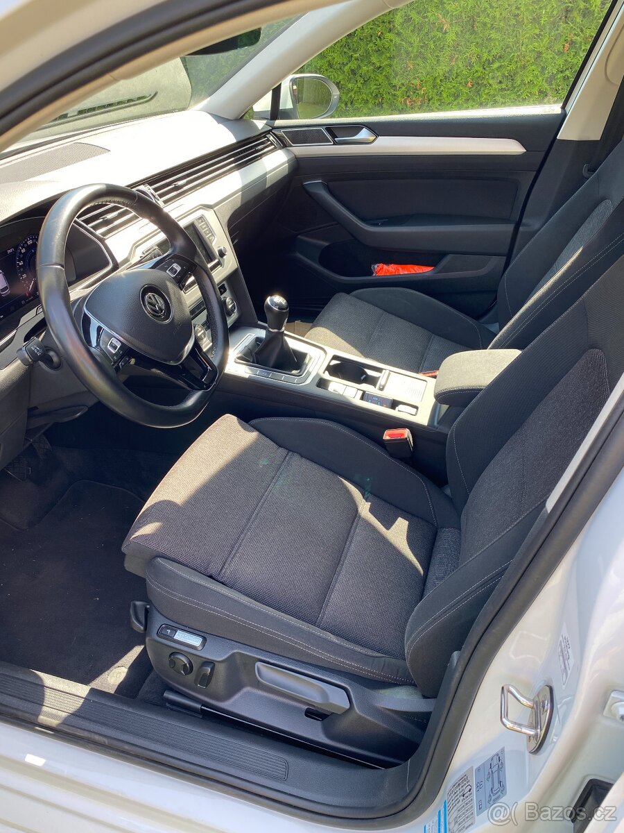 Volkswagen PASSAT B8 virtual cockpit - 7