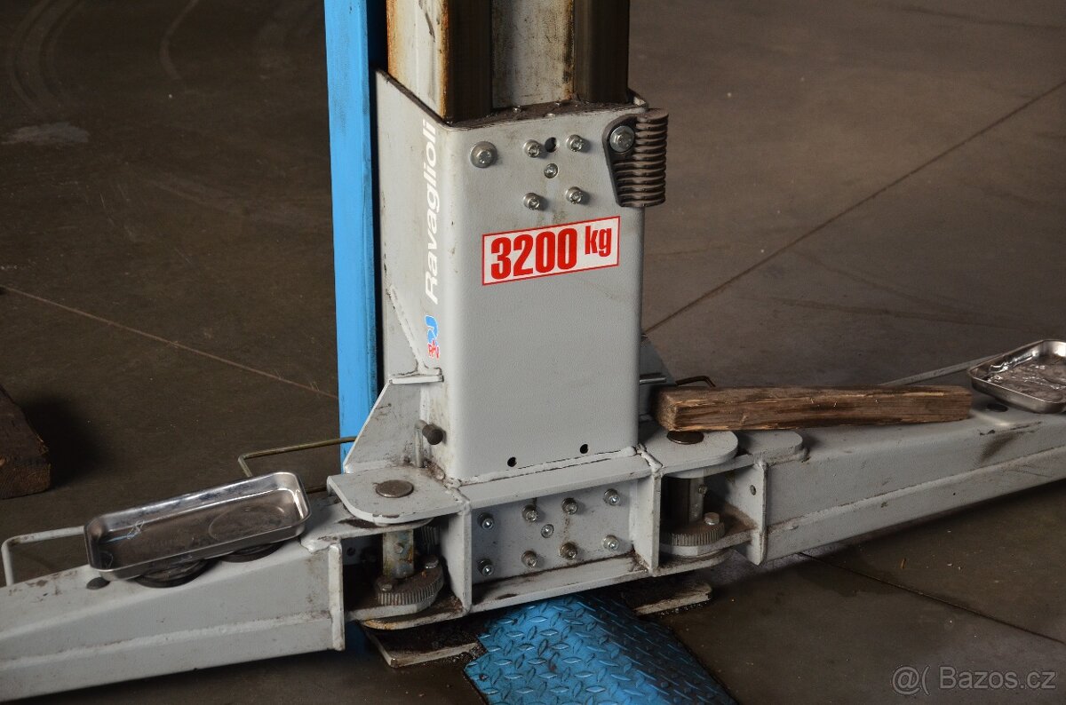 Dvousloupový hever Ravaglioli 3200Kg - 7